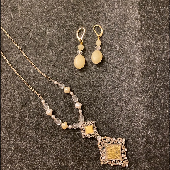 Vintage necklace and earrings set - Picture 11 of 13